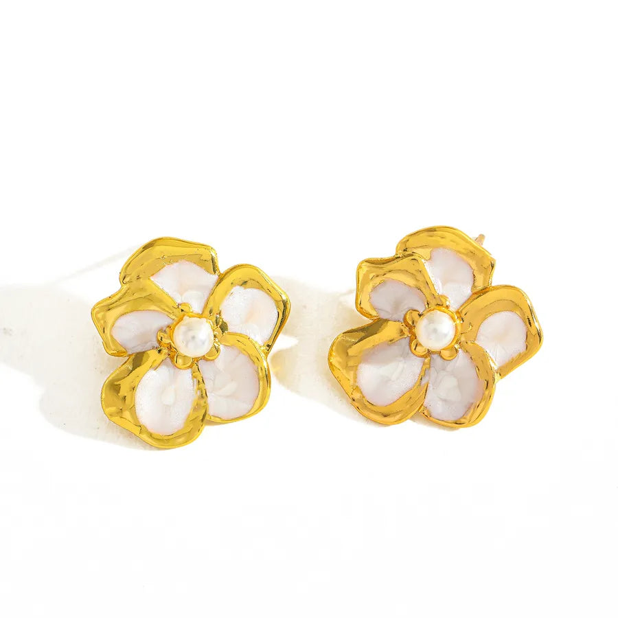 18K Gold Plated Pearl Flower Stud Earrings 20.35mm*17.32mm-white
