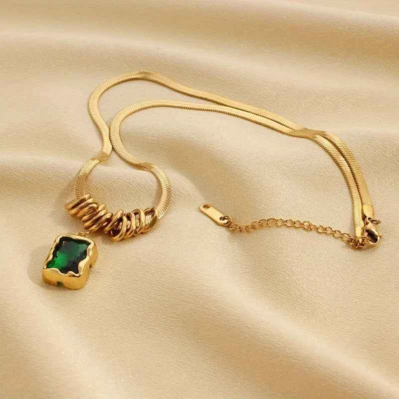Emerald Square Pendant Necklace – Gold Geometric Chain