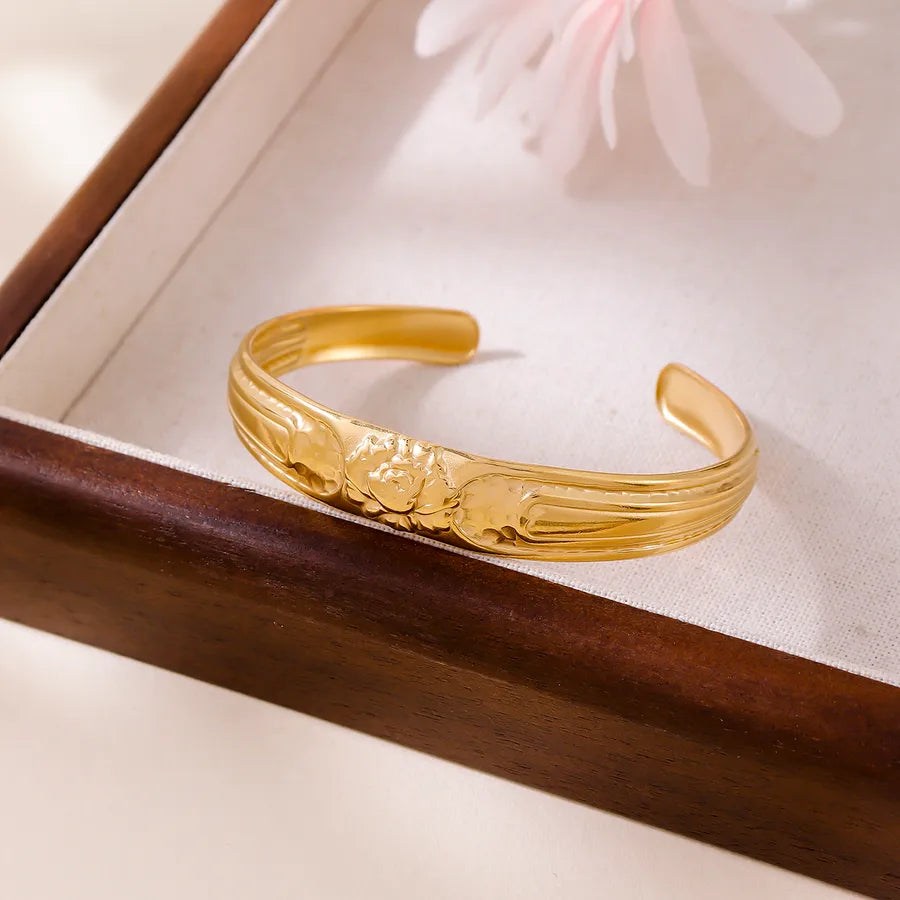 18K Gold Geometric Open Hand Bracelet