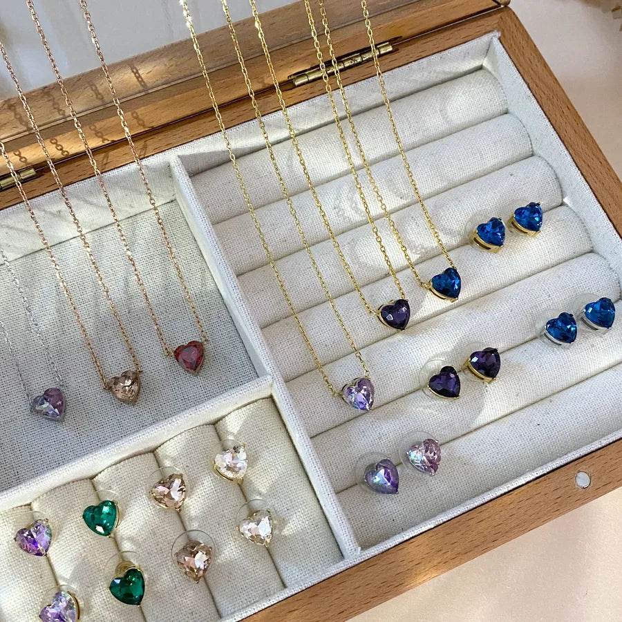 Minimalist Gold Heart Pendant Necklace