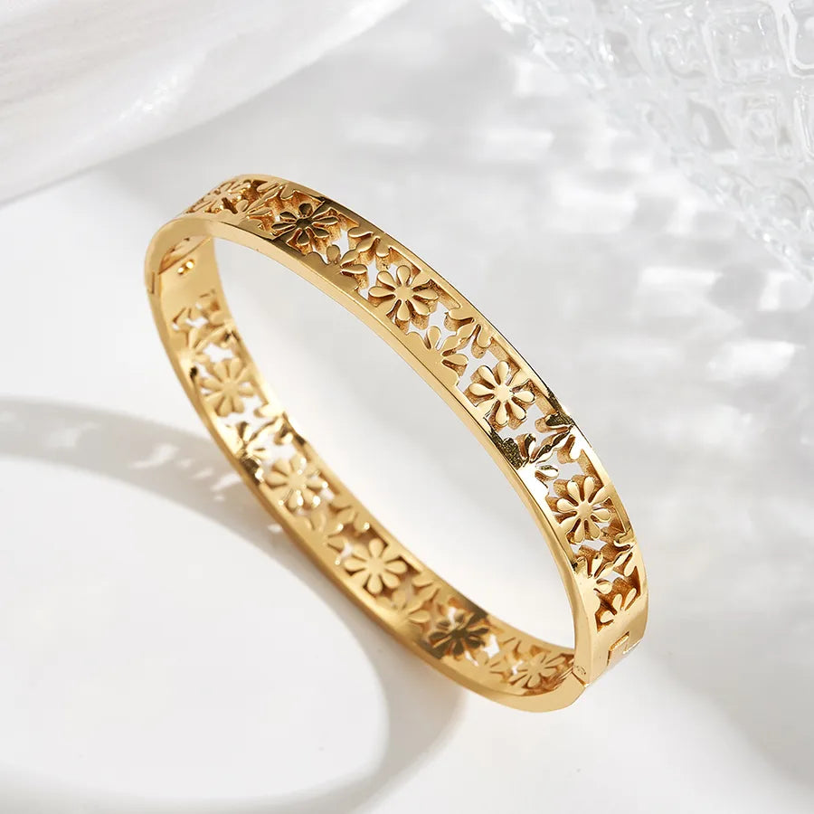 18K Gold Four Leaf Clover Open Bangle Bracelet A (inner Diameter: About 58x48mm) 1 Pc Package