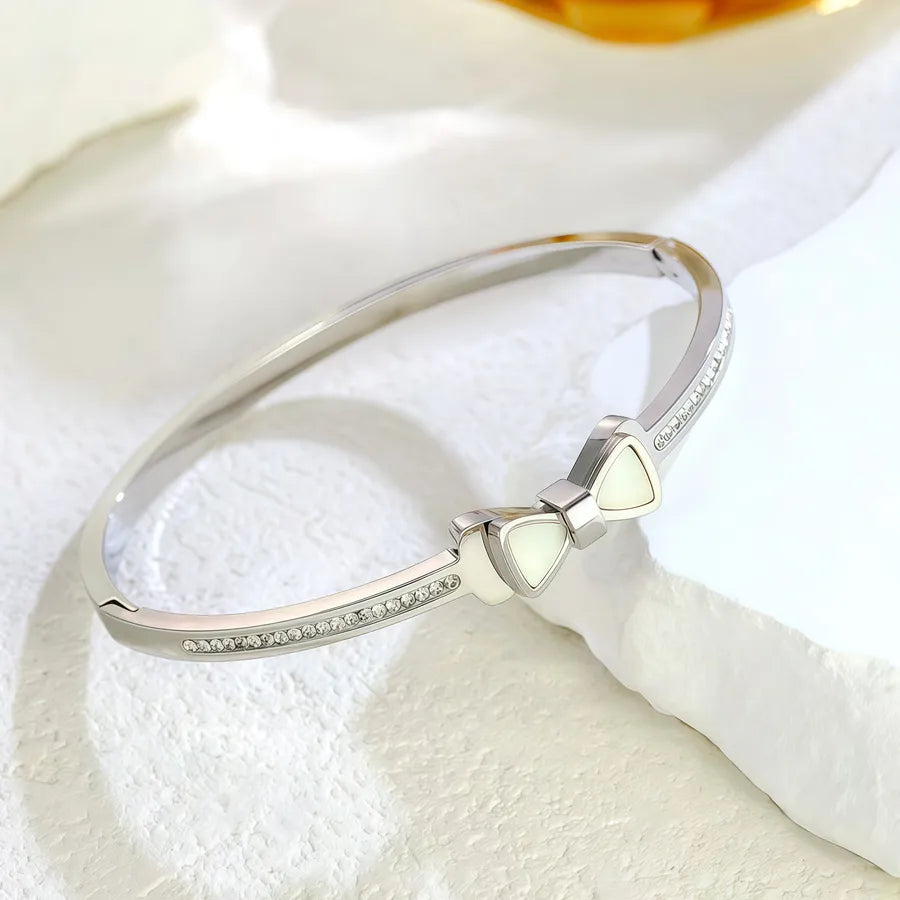 18K Gold Plated Butterfly Knot Bracelet Average Size Silver Bow Diamond