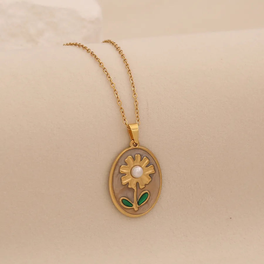 Retro Sunflower Pendant Necklace – Gold Stainless Steel