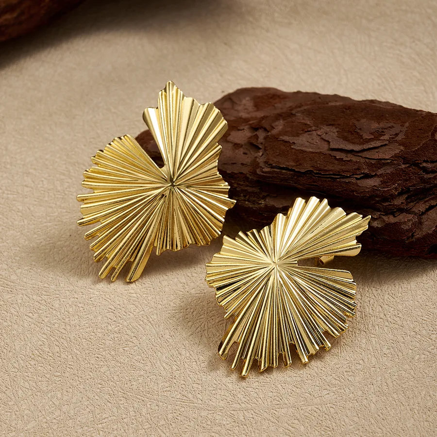 18K Gold Leaf & Sun Petal Stud Earrings Needle Thickness: 0.8mm C (45x32mm) 1 Pair Package