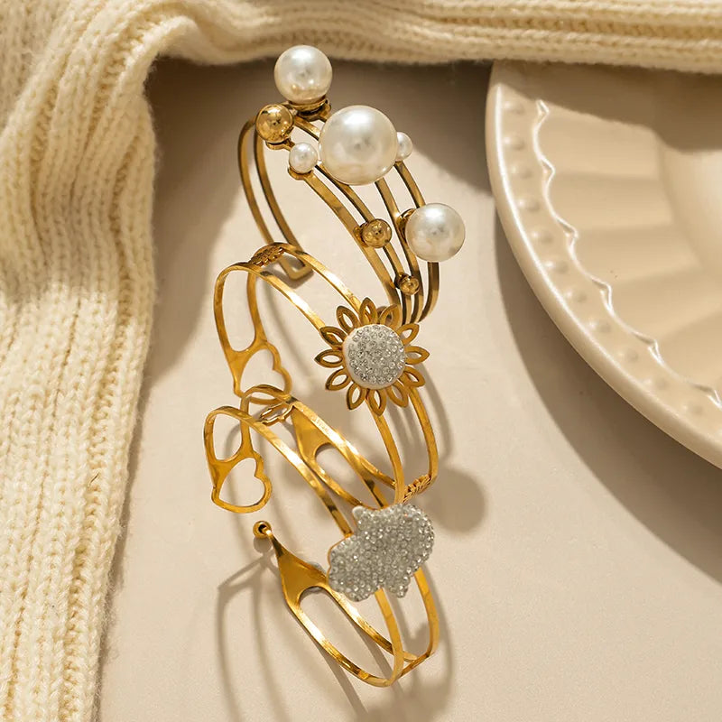 14K Gold Plated Palm & Pearl Flower Bracelet