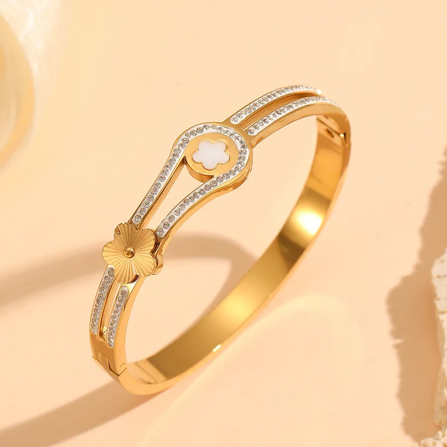 18K Gold Flower Bangle – PVD Coated Stainless Steel