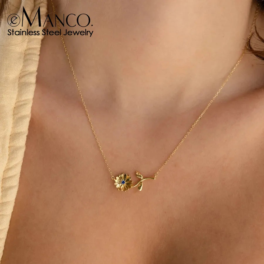 14K Gold Plated Flower Pendant Necklace