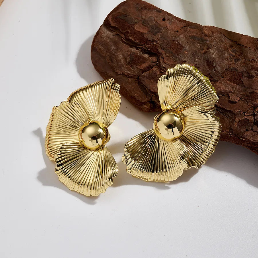 Geometric Petal Fan Earrings with Imitation Pearl