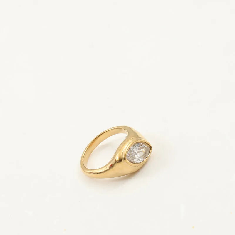 18K Gold Eye-Shaped Zirconia Ring