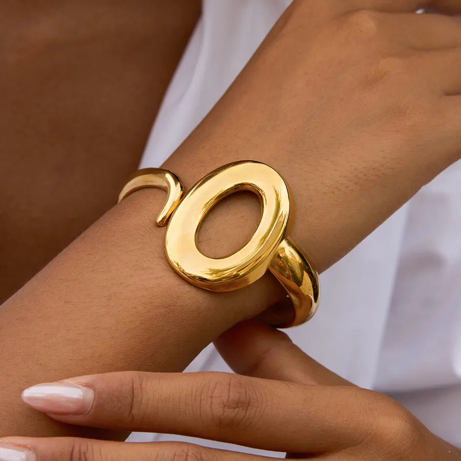 Minimalist 18K Gold Asymmetric Open Bangle