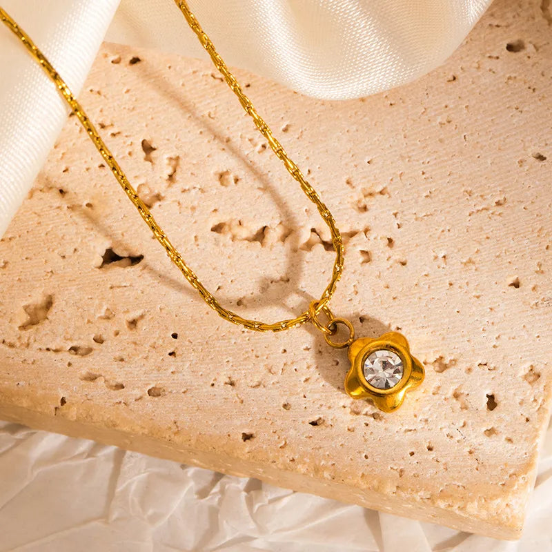 18K Gold Pentagram Necklace – Stainless Steel Five-Pointed Star Gold