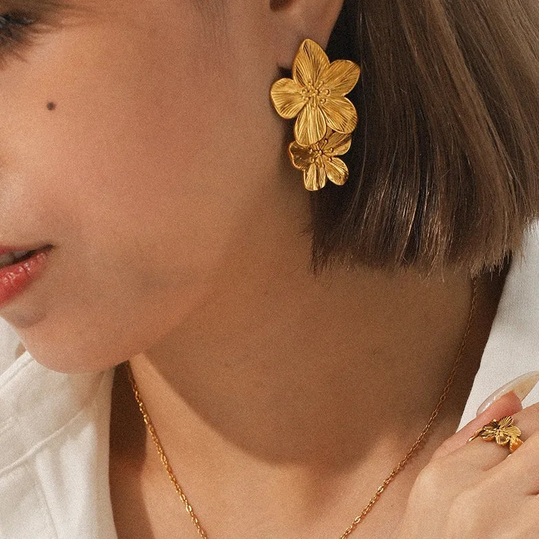 Elegant Gold Five-Leaf Flower Drop Earrings