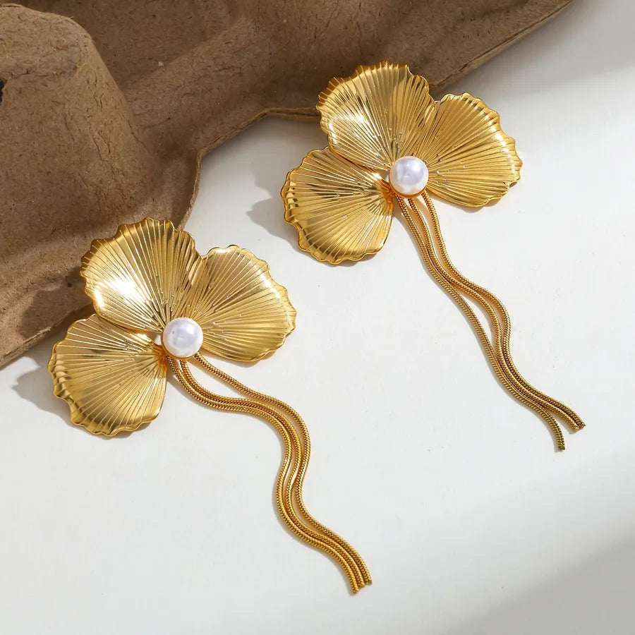 18K Gold Ginkgo Leaf Pearl Stud Earrings