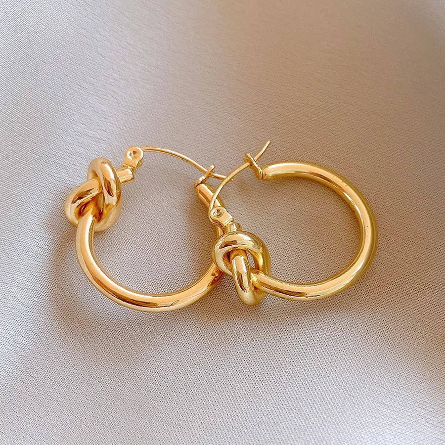 Minimalist Knot Round Earrings – Gold Plated Ear clip-Gold