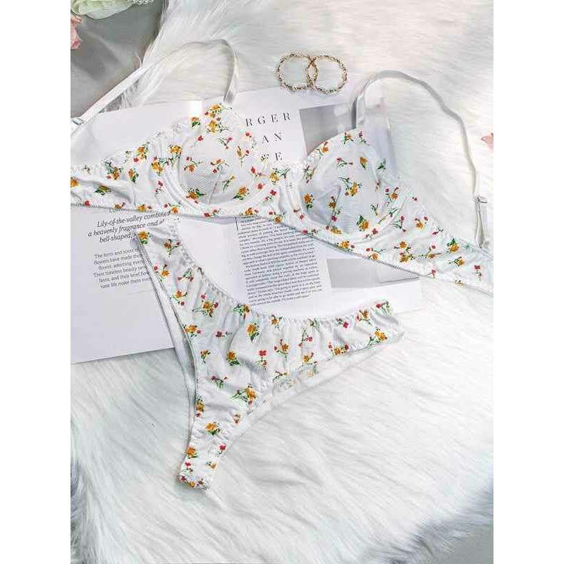 Smiling Maria romantic floral lingerie set featuring a floral bralette and matching panties