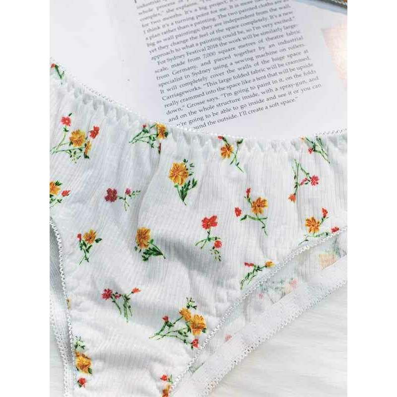 Smiling Maria Romantic Floral Lingerie Set with Delicate Patterns and Soft Fabric for Comfort